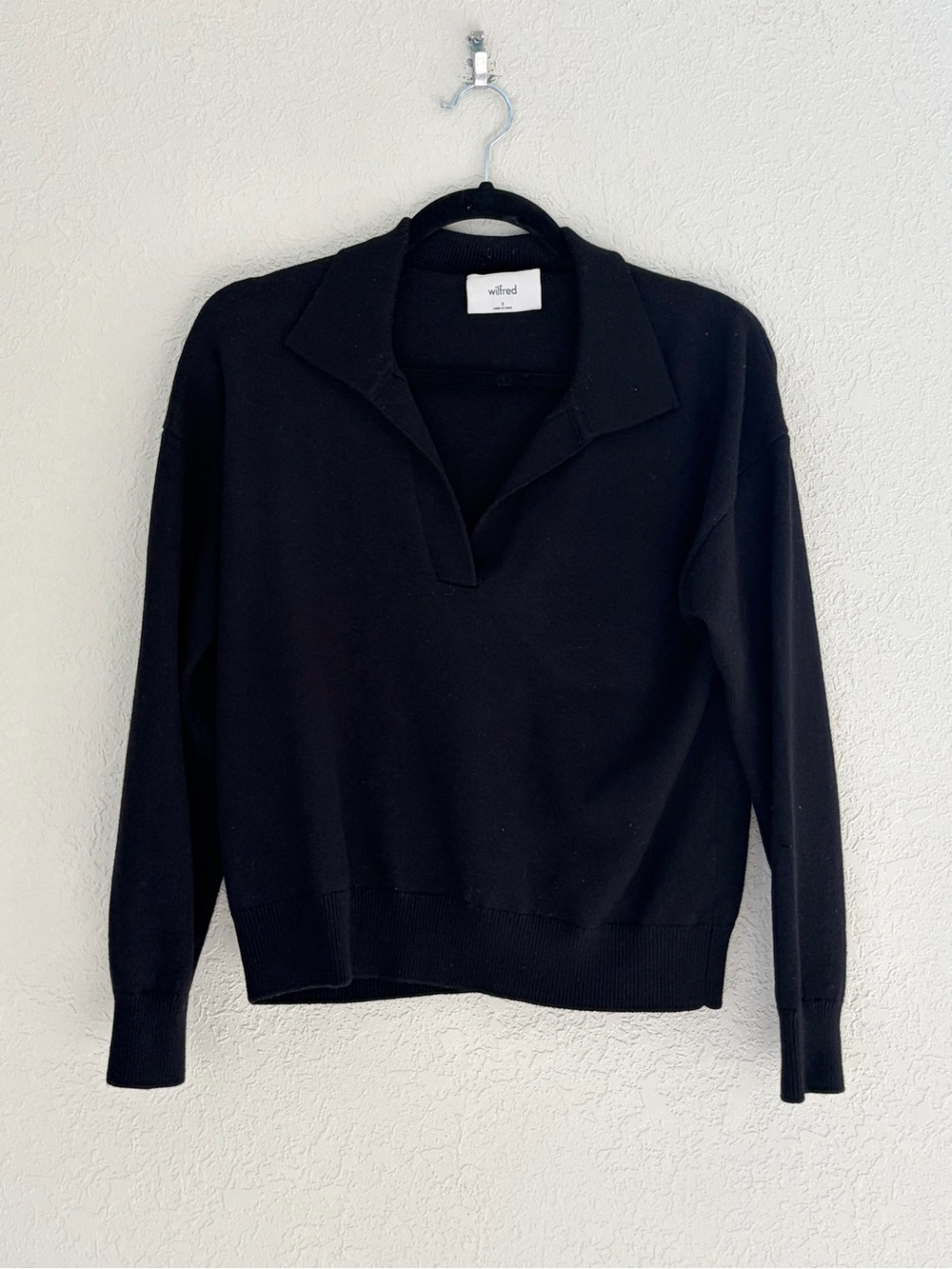 Wilfred Black Sweater 100% merino Wool Collared Sweater V Neck Size S